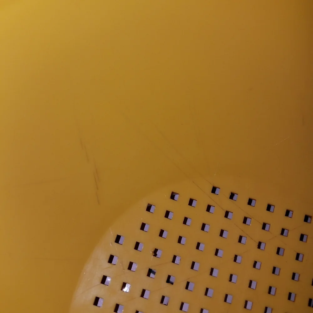 Tupperware Colander - Picture 9 of 11